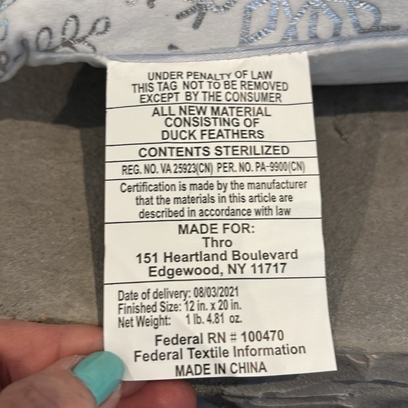 Throw By Marlo Lorenzo,2 duck feather filled,zipper,velvet,metallic snowflake - Picture 8 of 10